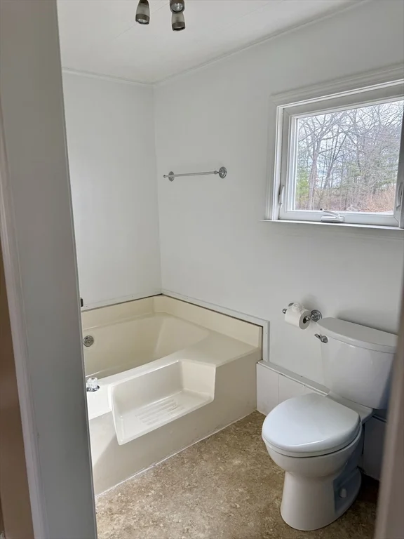 2 bed, 2 bath apartment for rent at 12 Hayes St Unit 12, Salisbury — photo 12 of 25