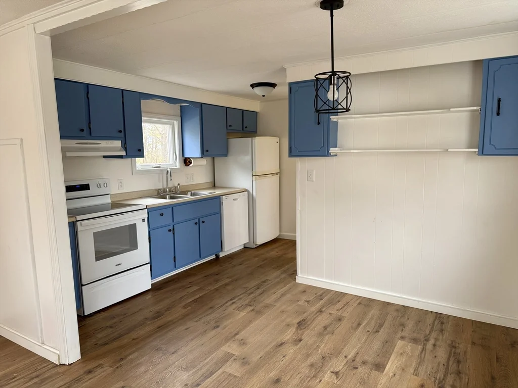 2 bed, 2 bath apartment for rent at 12 Hayes St Unit 12, Salisbury — photo 6 of 25