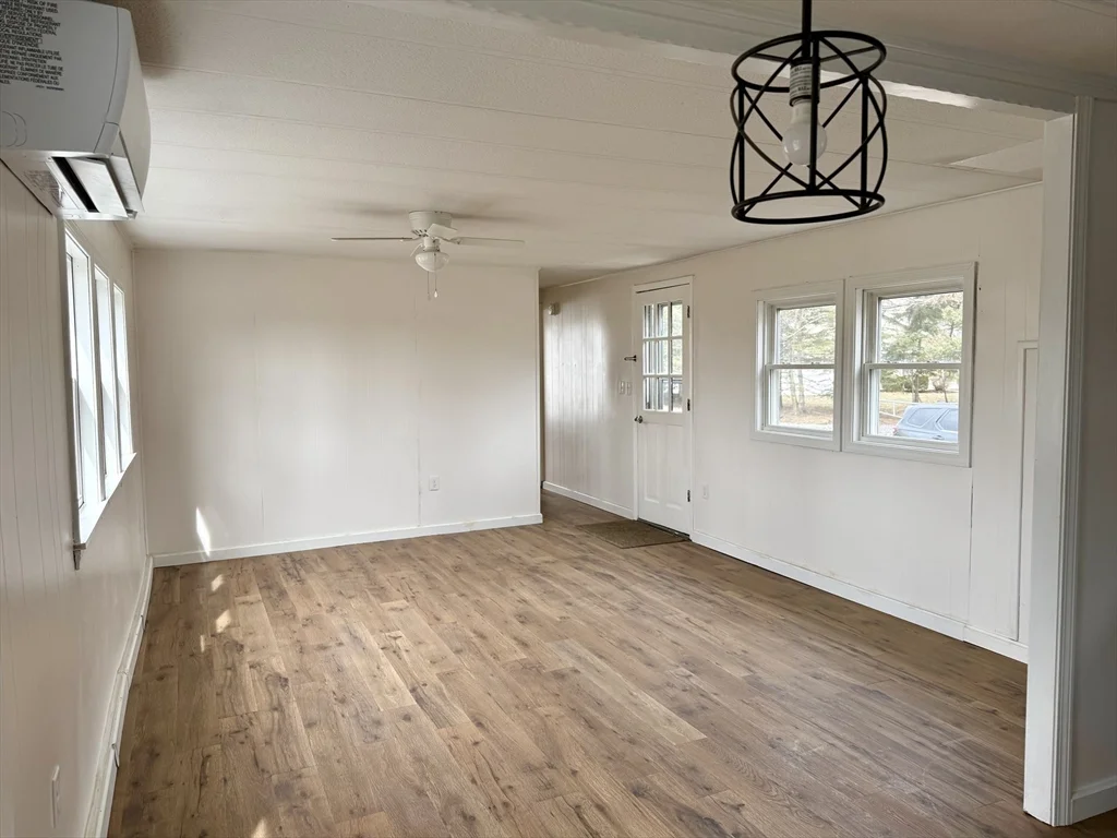 2 bed, 2 bath apartment for rent at 12 Hayes St Unit 12, Salisbury — photo 3 of 25