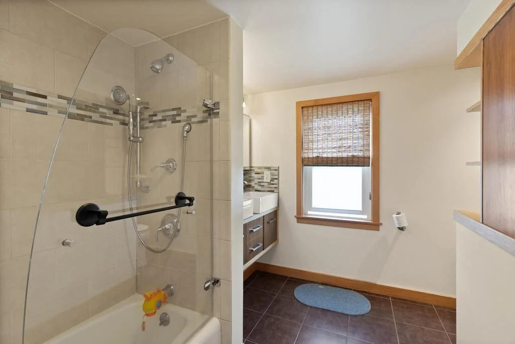 3 bed, 2 bath apartment for rent at 12 Headland Way, West Medford — photo 24 of 36