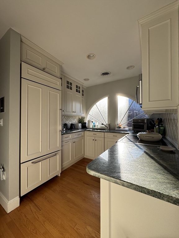 2 bed, 1.5 bath apartment for rent at 12 Hereford St Unit 4, Back Bay — photo 4 of 19