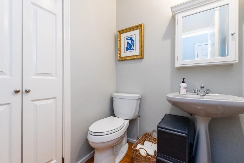 2 bed, 1.5 bath apartment for rent at 12 Hereford St Unit 4, Back Bay — photo 16 of 19