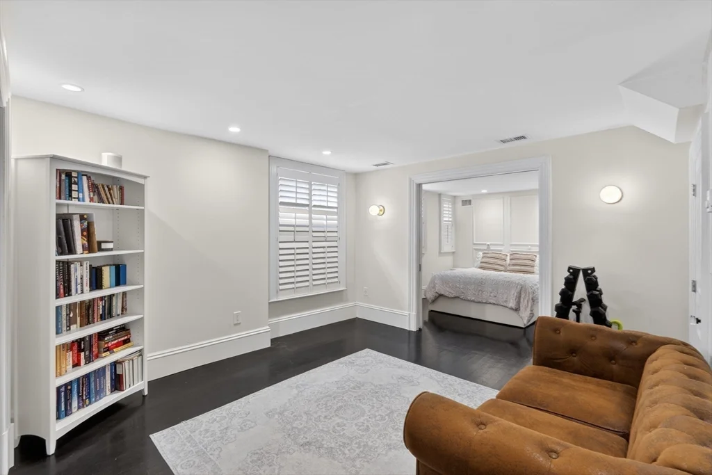 1 bed, 2 bath apartment for rent at 12 Hereford Unit 2, Back Bay — photo 14 of 24