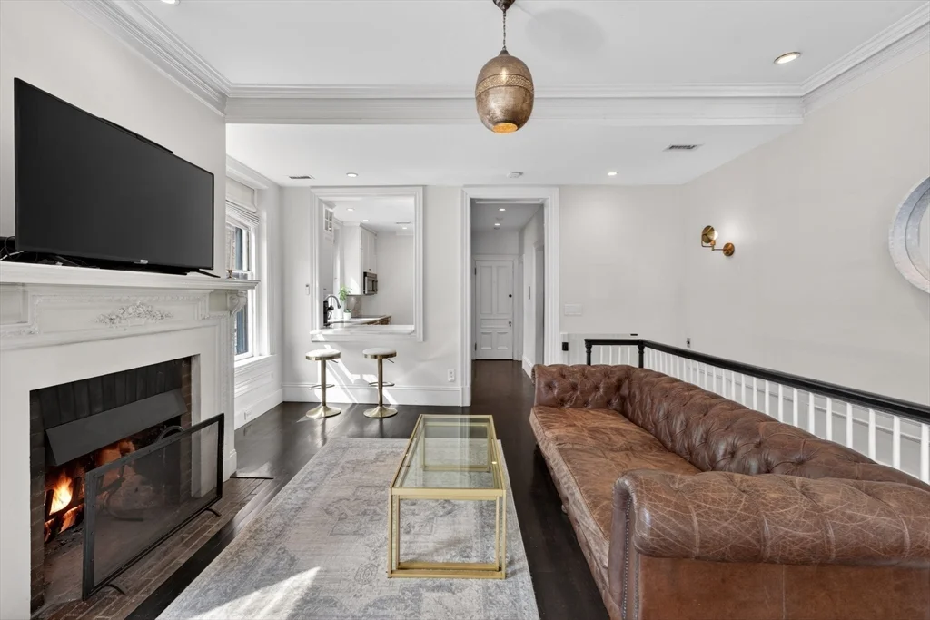 1 bed, 2 bath apartment for rent at 12 Hereford Unit 2, Back Bay — photo 12 of 24