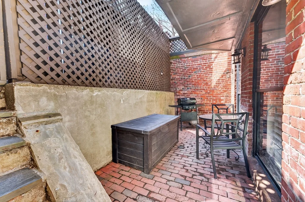 1 bed, 2 bath apartment for rent at 12 Hereford Unit 2, Back Bay — photo 22 of 24