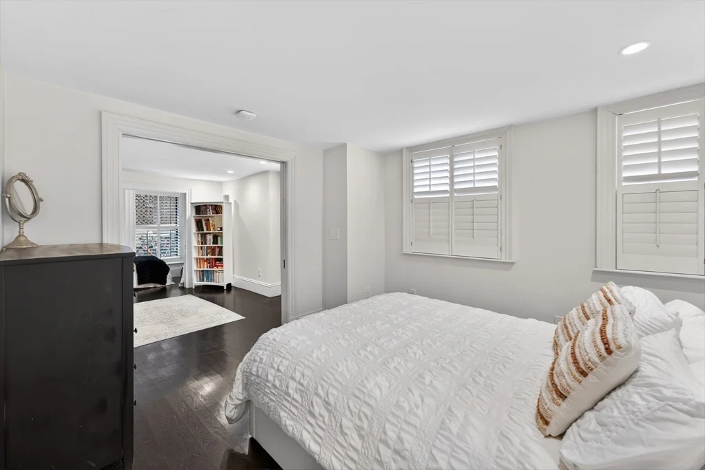 1 bed, 2 bath apartment for rent at 12 Hereford Unit 2, Back Bay — photo 18 of 24