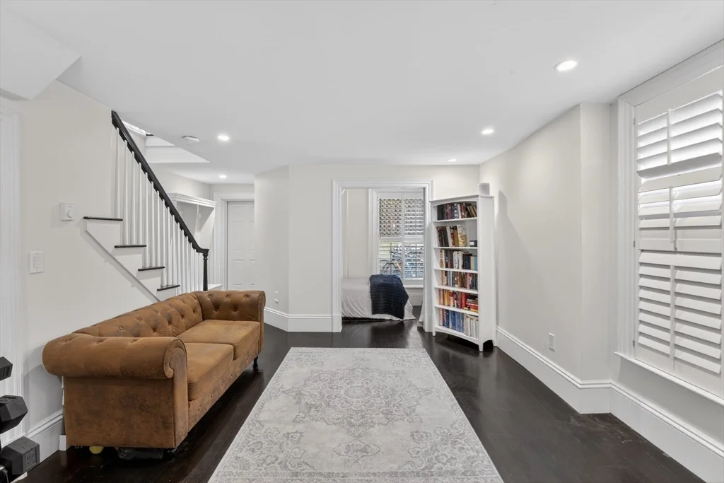 1 bed, 2 bath apartment for rent at 12 Hereford Unit 2, Back Bay — photo 15 of 24