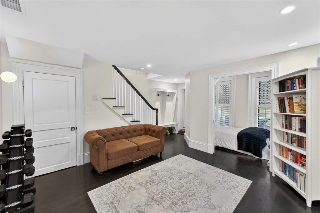 1 bed, 2 bath apartment for rent at 12 Hereford Unit 2, Back Bay — photo 17 of 24