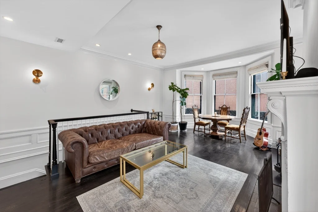 1 bed, 2 bath apartment for rent at 12 Hereford Unit 2, Back Bay — photo 11 of 24