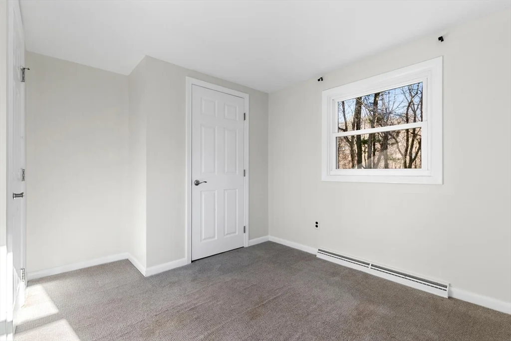 5 bed, 2 bath apartment for rent at 12 Hickory Ln Unit 12, Burlington — photo 24 of 35
