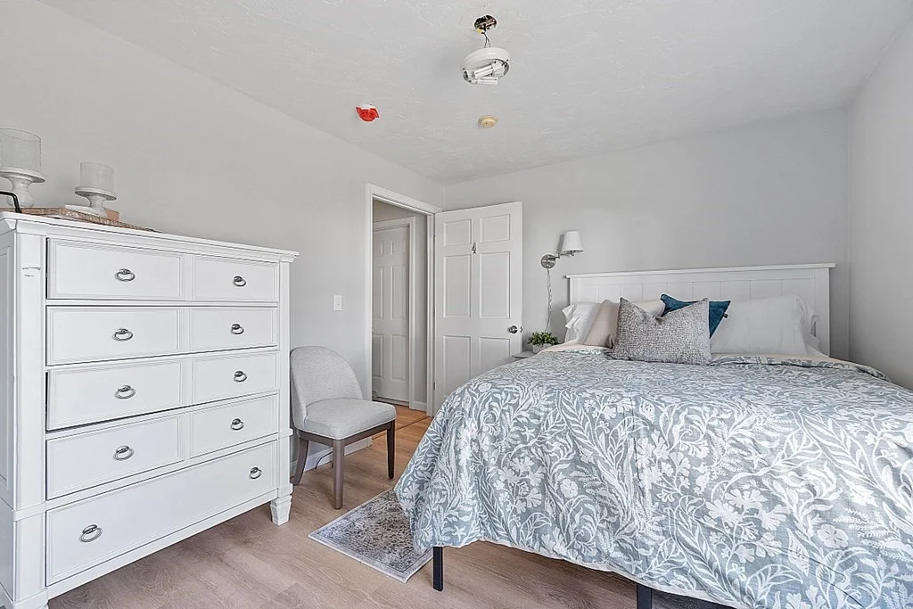 8+ bed, 4+ bath apartment for rent at 12 Hollis St Unit 1, Pepperell — photo 11 of 12