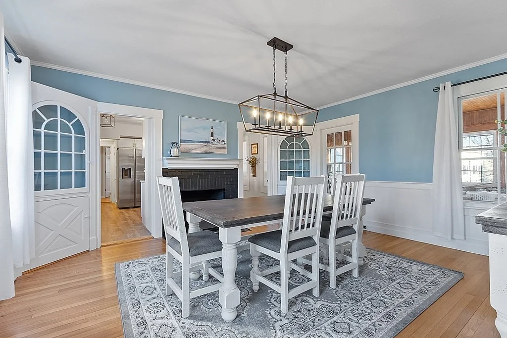8+ bed, 4+ bath apartment for rent at 12 Hollis St Unit 1, Pepperell — photo 4 of 12