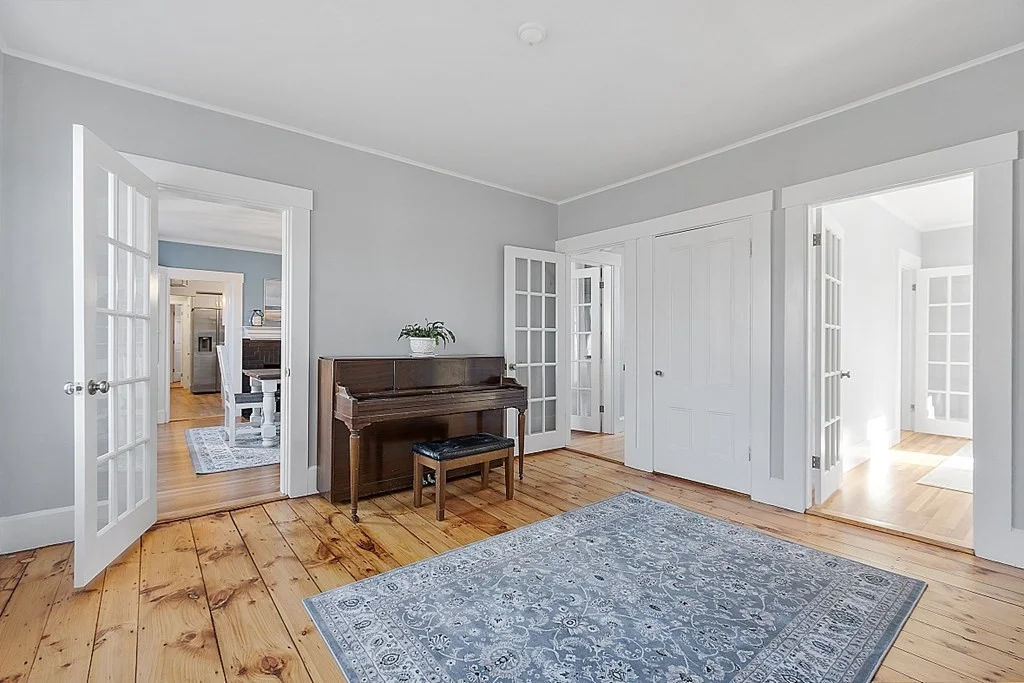 8+ bed, 4+ bath apartment for rent at 12 Hollis St Unit 1, Pepperell — photo 3 of 12