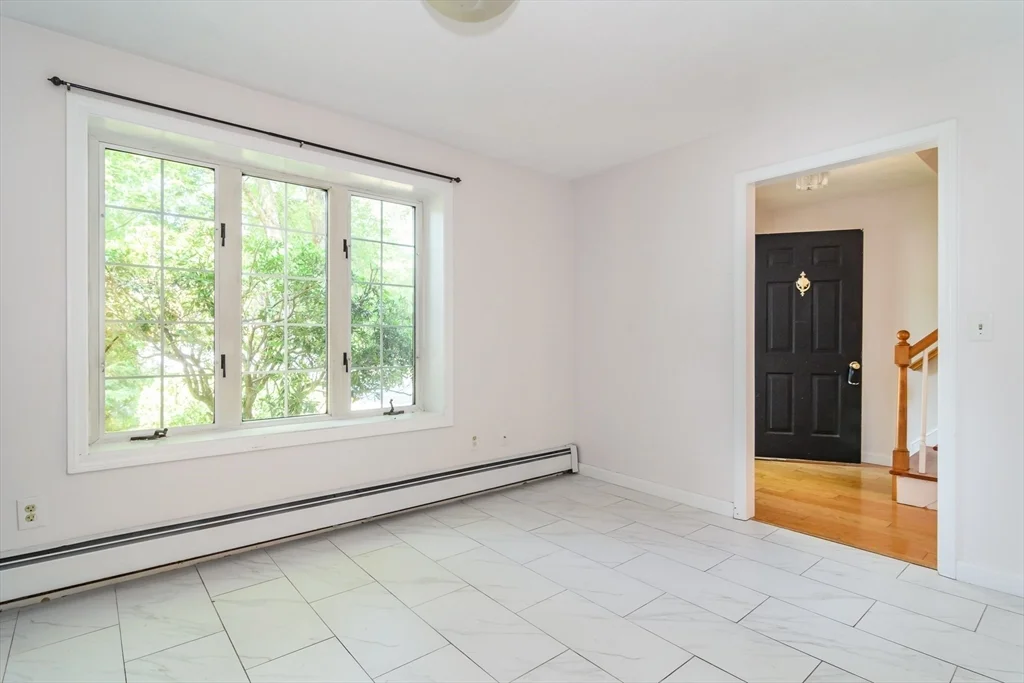 3 bed, 1 bath apartment for rent at 12 Homeward Ln Unit 12, Natick — photo 3 of 19