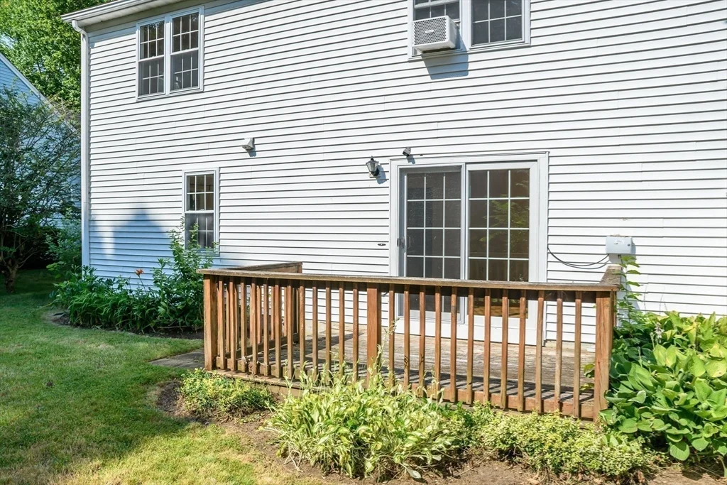 3 bed, 1 bath apartment for rent at 12 Homeward Ln Unit 12, Natick — photo 17 of 19
