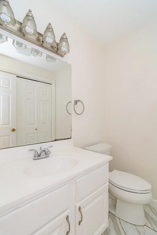 3 bed, 1 bath apartment for rent at 12 Homeward Ln Unit 12, Natick — photo 9 of 19