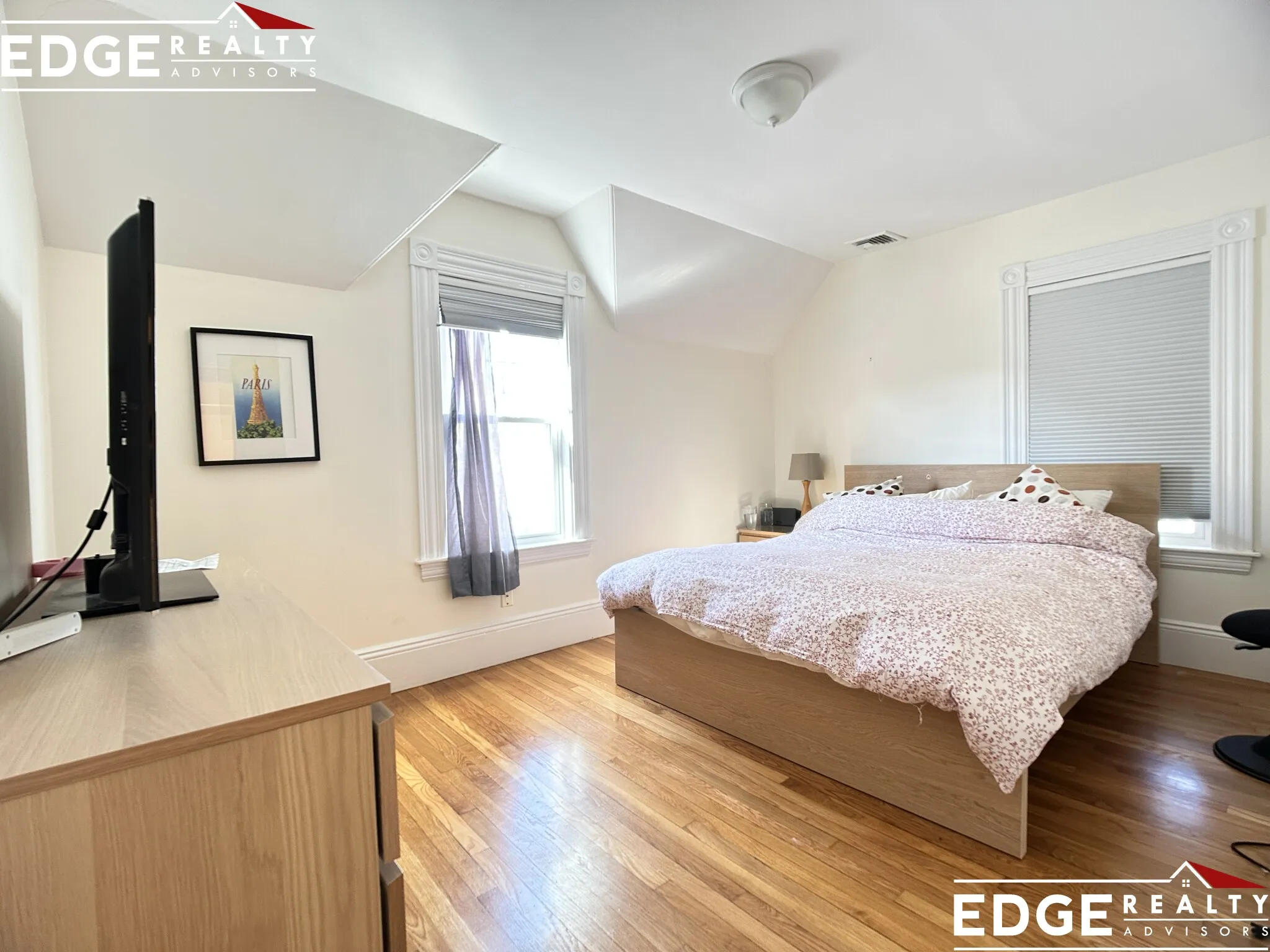 5 bed, 2.5 bath apartment for rent at 12 Hopedale St Unit 1, Allston — photo 10 of 18
