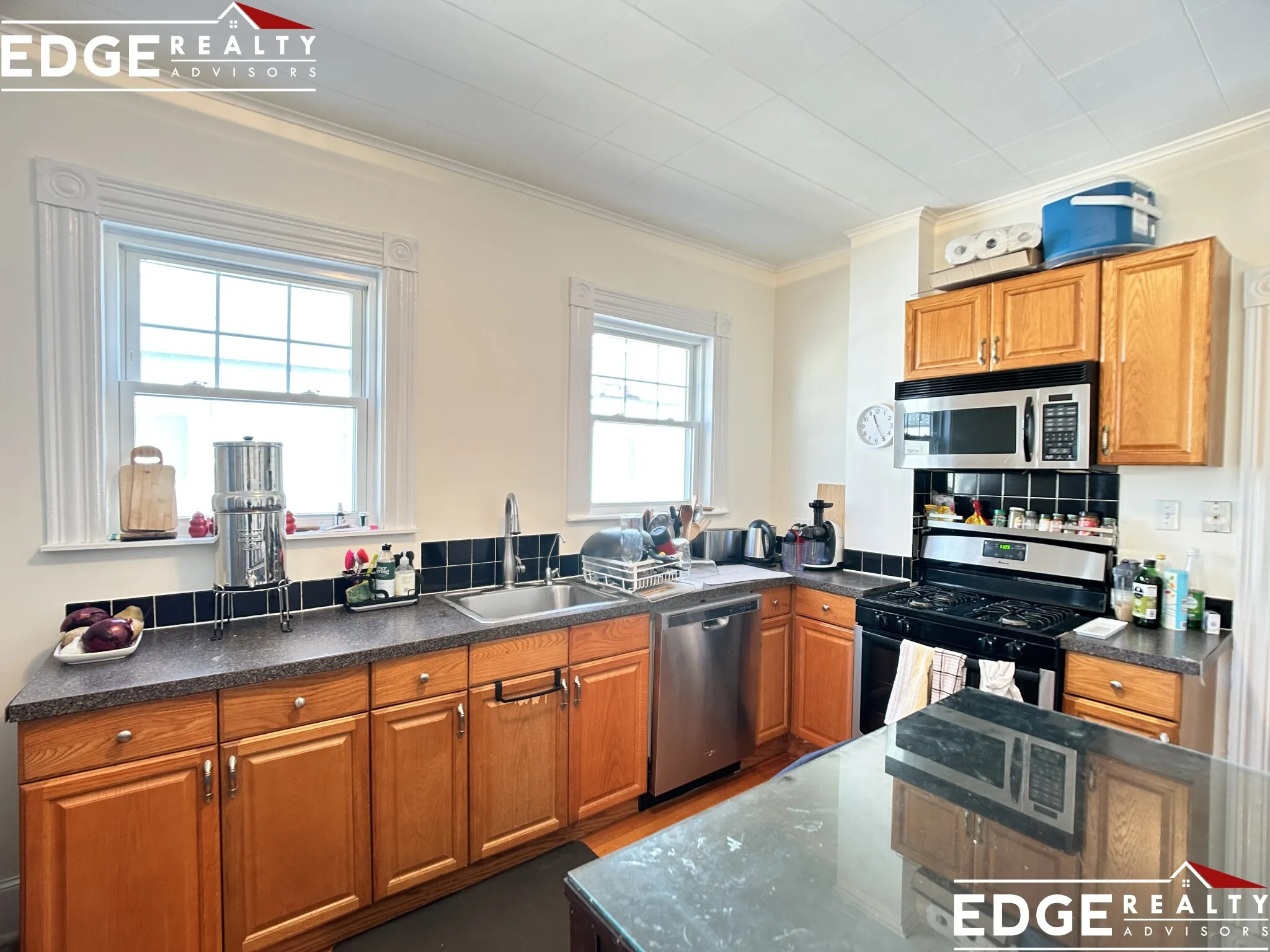 5 bed, 2.5 bath apartment for rent at 12 Hopedale St Unit 1, Allston — photo 3 of 18
