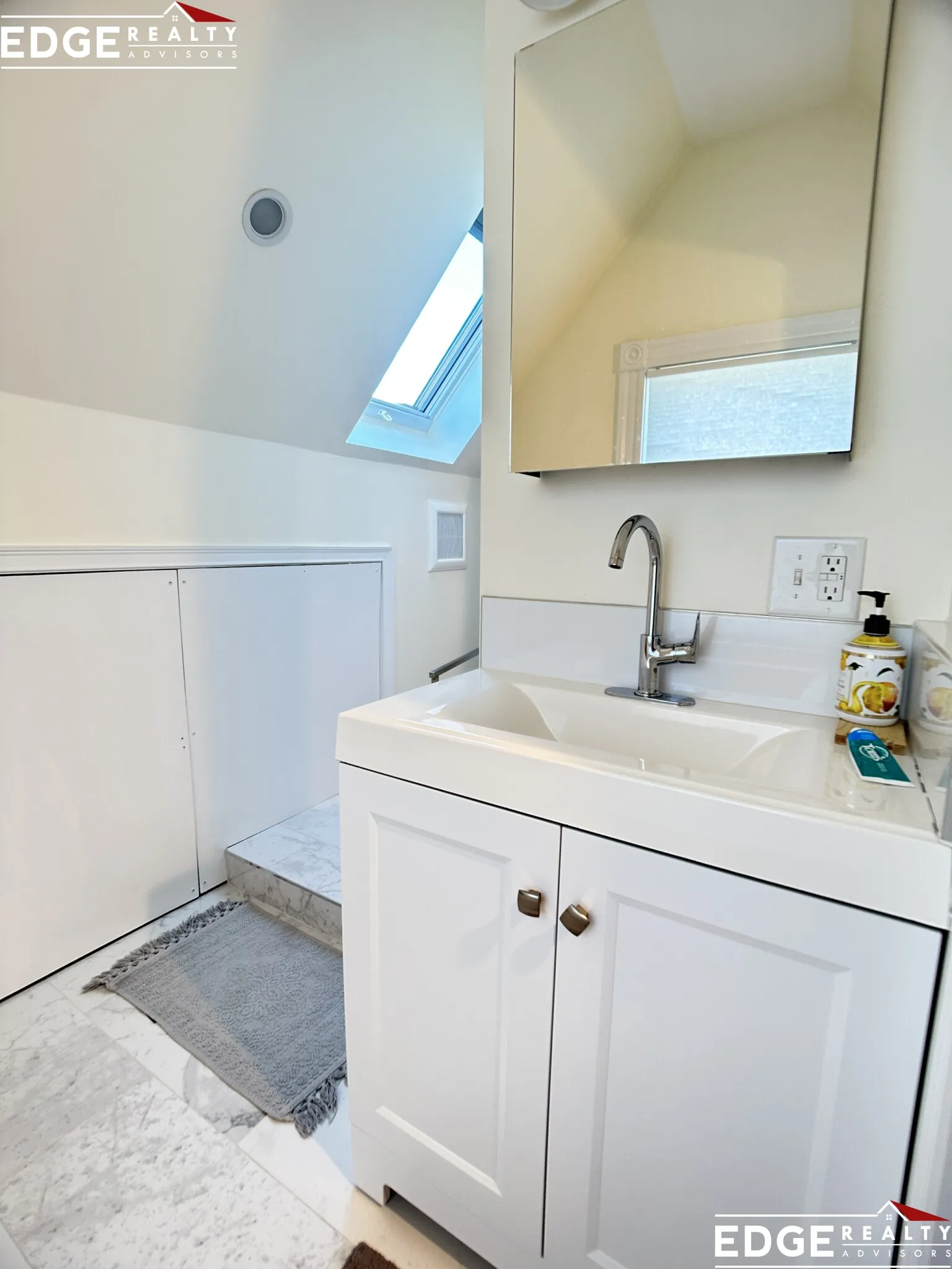 5 bed, 2.5 bath apartment for rent at 12 Hopedale St Unit 1, Allston — photo 15 of 18