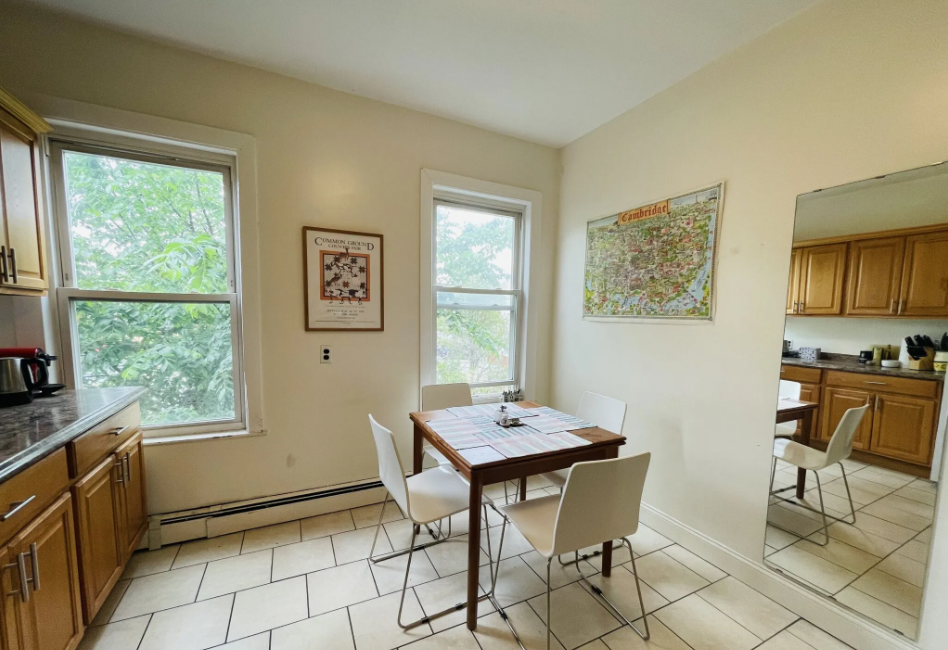 3 bed, 1 bath apartment for rent at 12 Houghton St Unit 2-11, Ward Two — photo 7 of 18