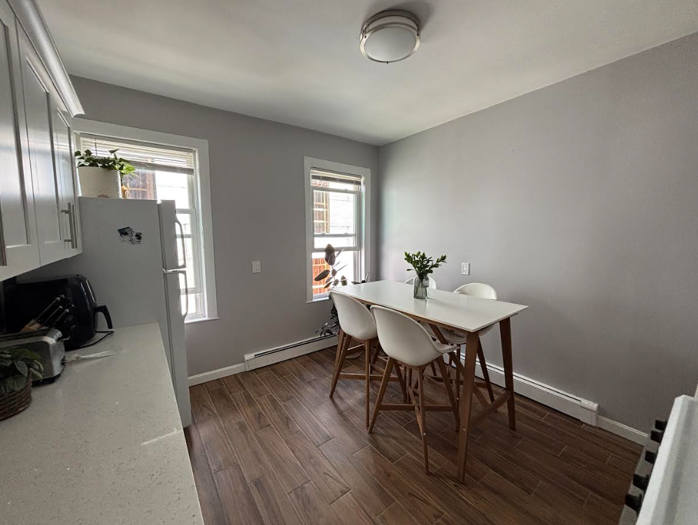 3 bed, 1 bath apartment for rent at 12 Houghton St Unit 3-11, Ward Two — photo 4 of 19