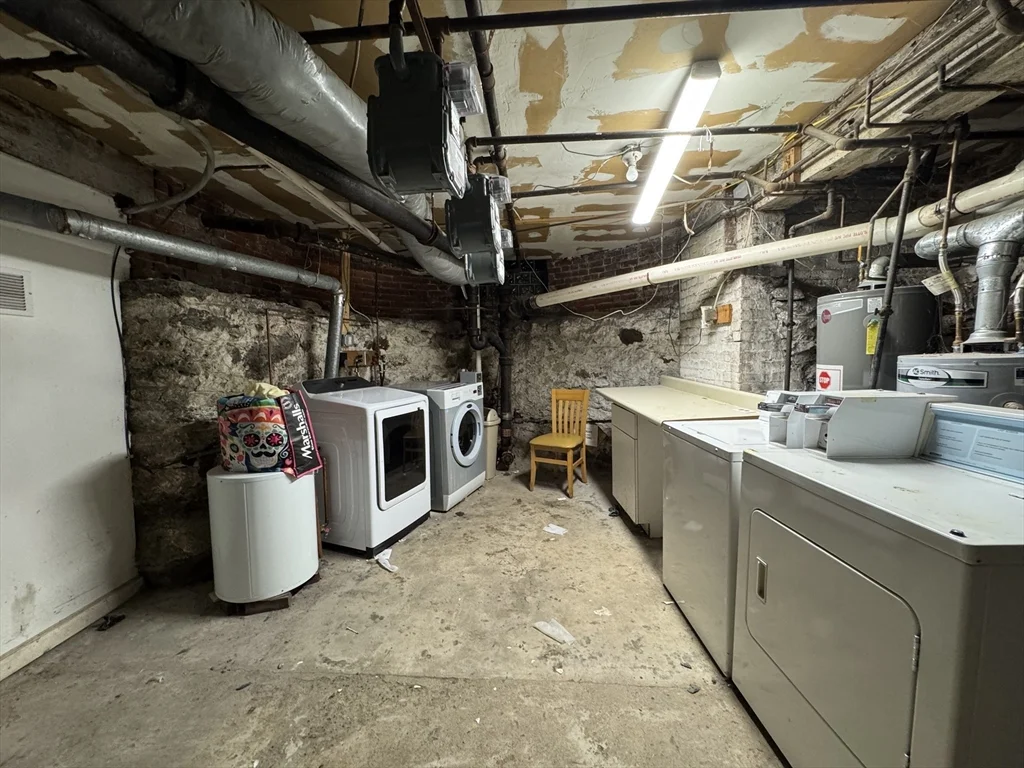 3 bed, 1 bath apartment for rent at 12 Humboldt Ave Unit 3, Roxbury — photo 25 of 27