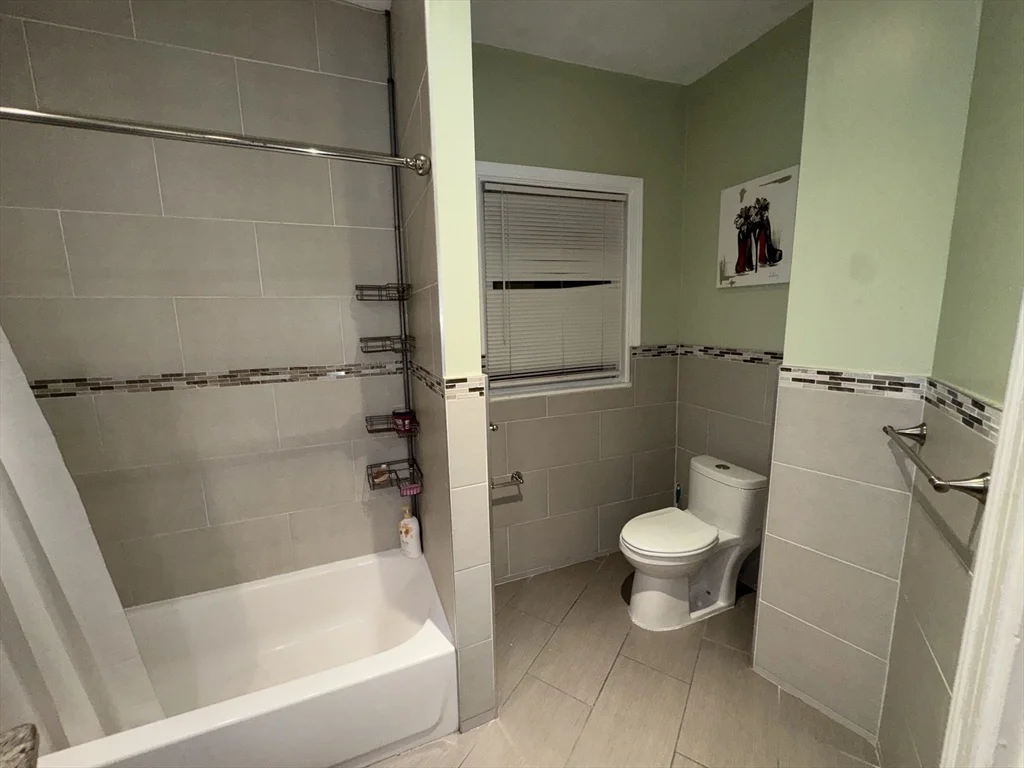 3 bed, 1 bath apartment for rent at 12 Humboldt Ave Unit 3, Roxbury — photo 22 of 27