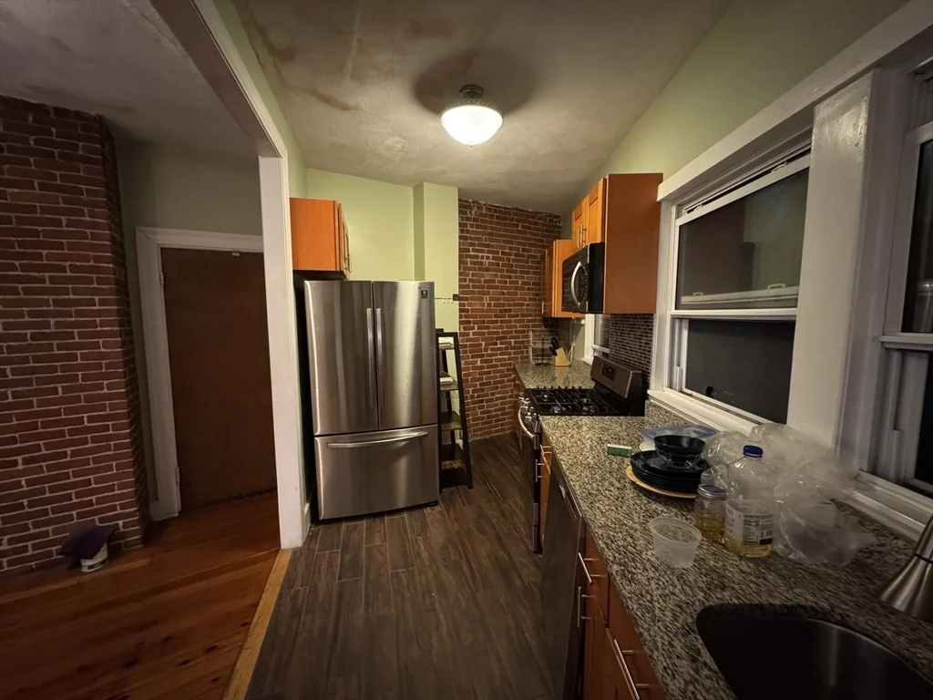 3 bed, 1 bath apartment for rent at 12 Humboldt Ave Unit 3, Roxbury — photo 2 of 27