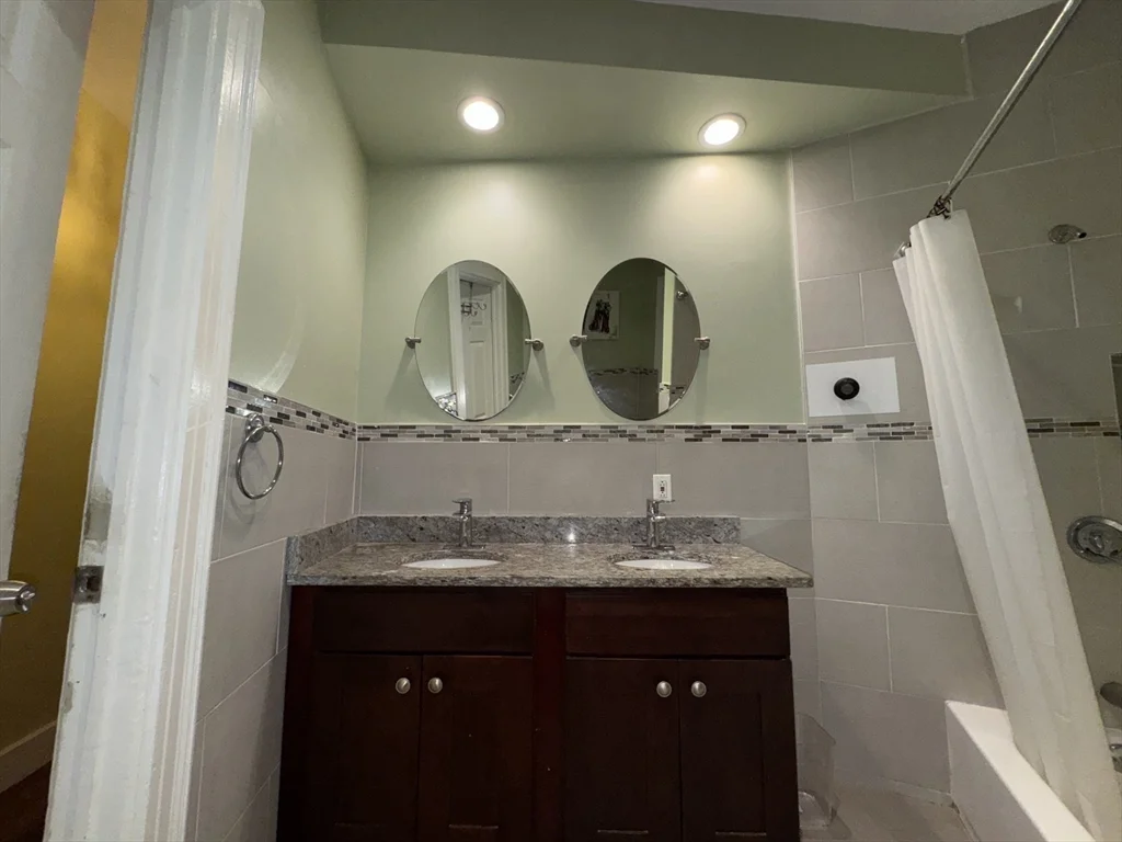 3 bed, 1 bath apartment for rent at 12 Humboldt Ave Unit 3, Roxbury — photo 20 of 27