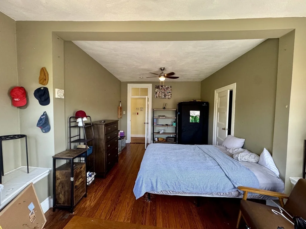 3 bed, 1 bath apartment for rent at 12 Humboldt Ave Unit 3, Roxbury — photo 14 of 27