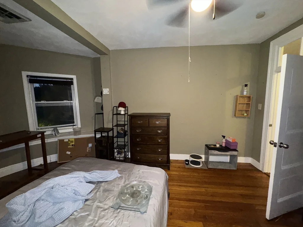 3 bed, 1 bath apartment for rent at 12 Humboldt Ave Unit 3, Roxbury — photo 17 of 27
