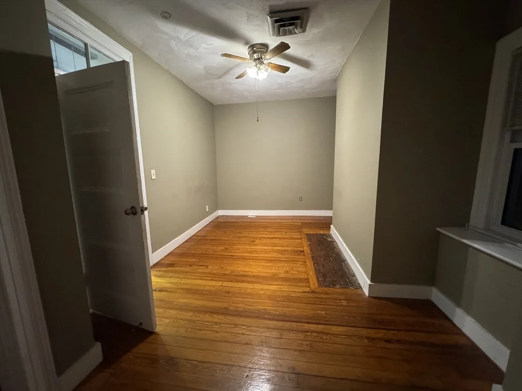 3 bed, 1 bath apartment for rent at 12 Humboldt Ave Unit 3, Roxbury — photo 11 of 27