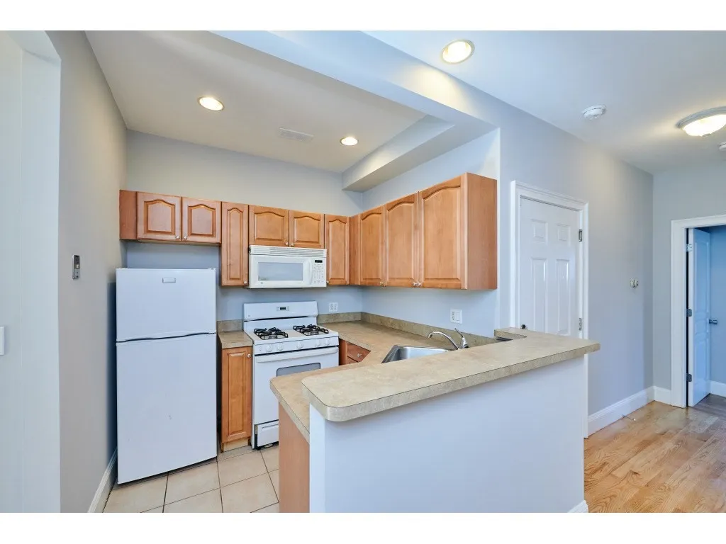 3 bed, 1 bath apartment for rent at 12 Humboldt Pl Unit 3, South Boston — photo 2 of 13