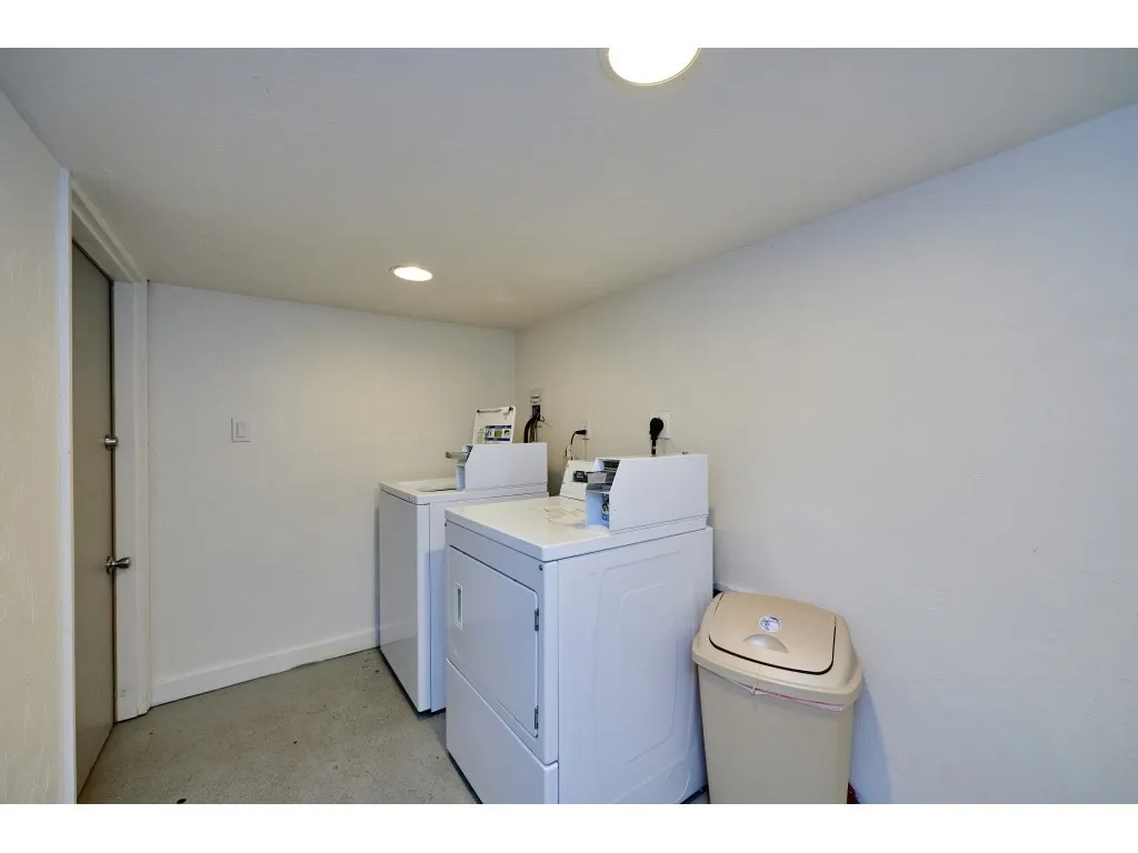 3 bed, 1 bath apartment for rent at 12 Humboldt Pl Unit 3, South Boston — photo 9 of 13