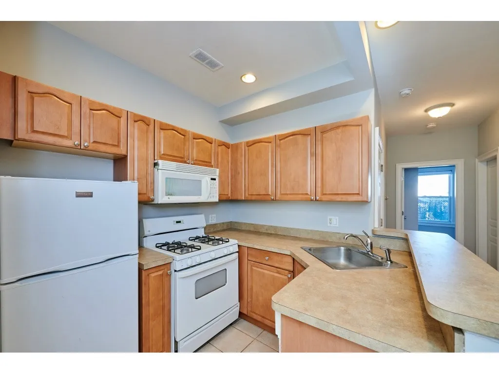 3 bed, 1 bath apartment for rent at 12 Humboldt Pl Unit 3, South Boston