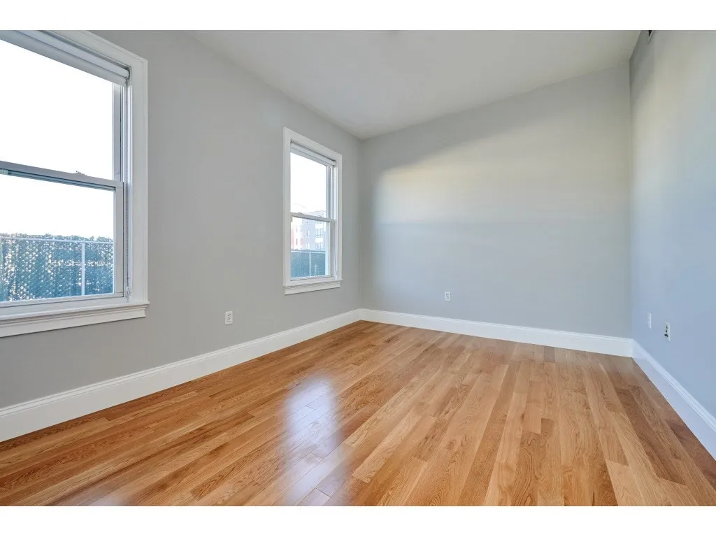 3 bed, 1 bath apartment for rent at 12 Humboldt Pl Unit 3, South Boston — photo 3 of 13