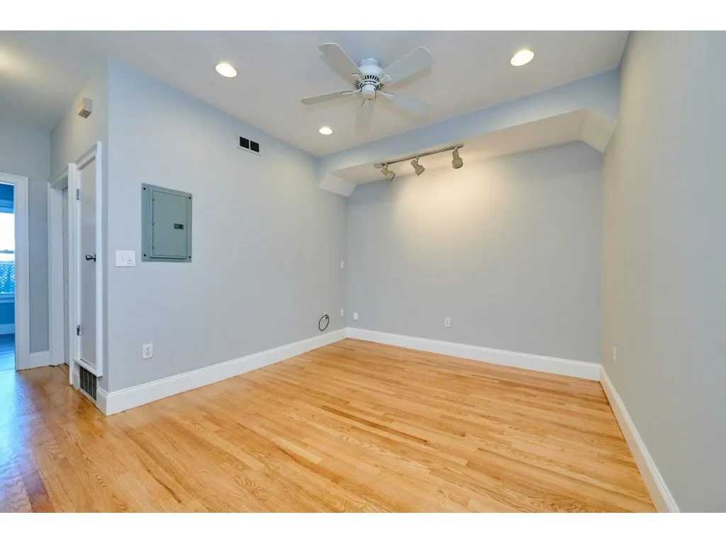 3 bed, 1 bath apartment for rent at 12 Humboldt Pl Unit 3, South Boston — photo 12 of 13