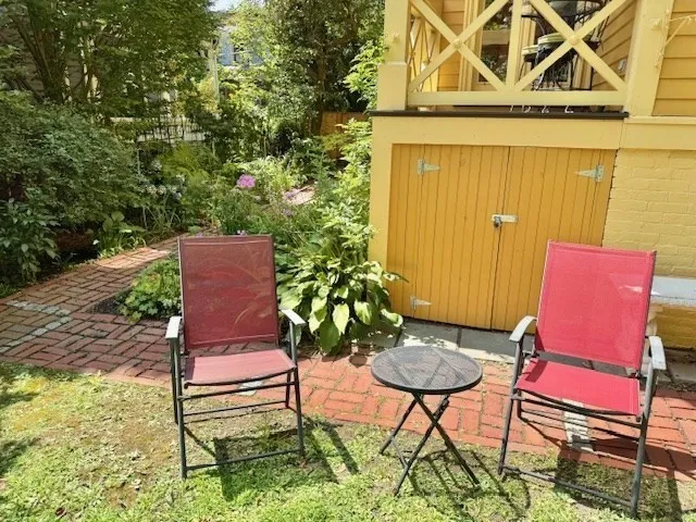 1 bed, 1 bath apartment for rent at 12 Humboldt St Unit B, Neighborhood Nine — photo 4 of 27