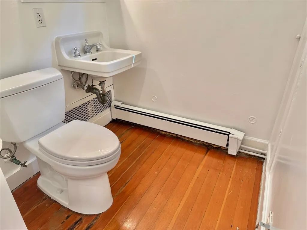 1 bed, 1 bath apartment for rent at 12 Humboldt St Unit B, Neighborhood Nine — photo 21 of 27