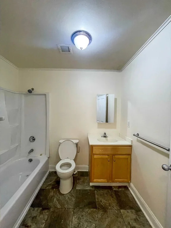 3 bed, 1 bath apartment for rent at 12 Humphreys Unit 8, Dorchester — photo 2 of 7