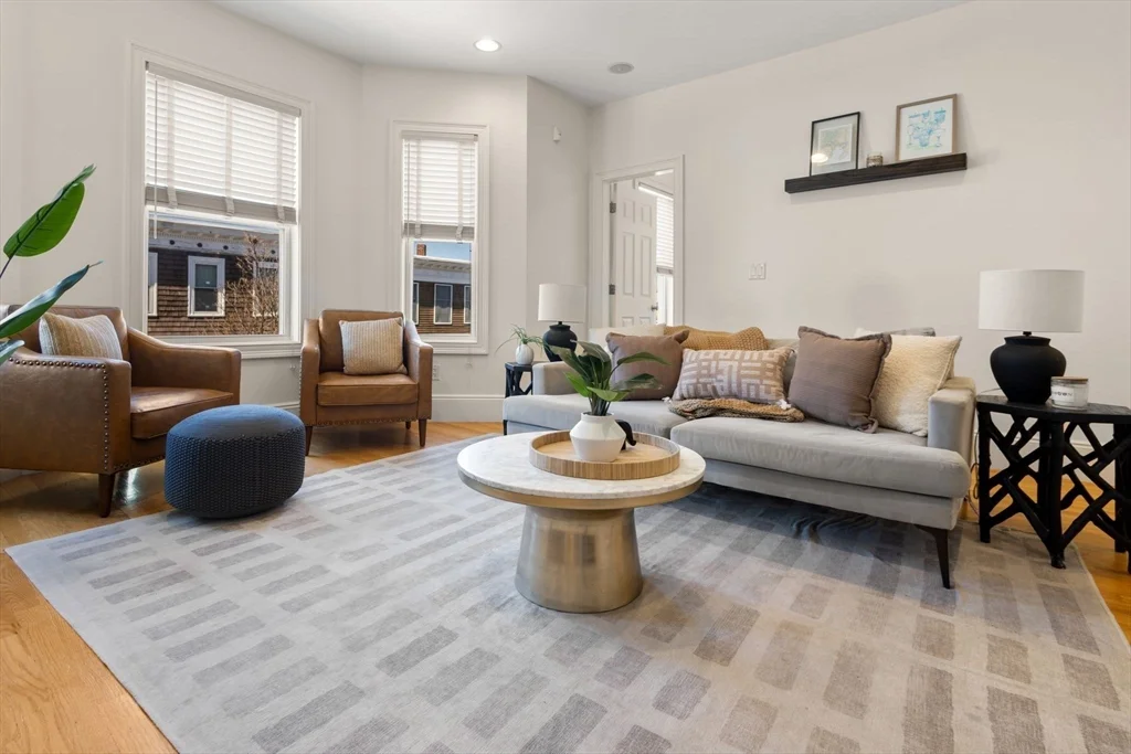 3 bed, 1 bath apartment for rent at 12 I St Unit 3, South Boston — photo 4 of 22