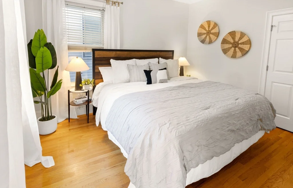 3 bed, 1 bath apartment for rent at 12 I St Unit 3, South Boston — photo 10 of 22