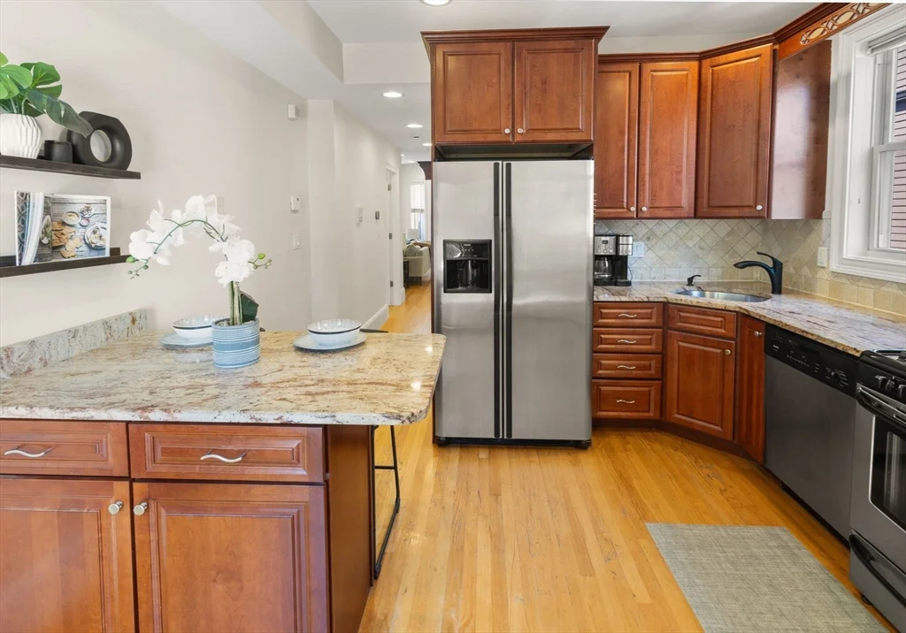 3 bed, 1 bath apartment for rent at 12 I St Unit 3, South Boston — photo 7 of 22