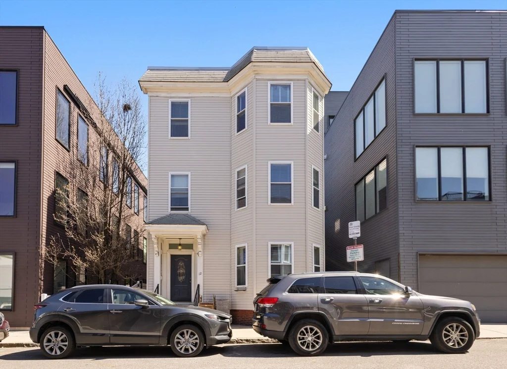 3 bed, 1 bath apartment for rent at 12 I St Unit 3, South Boston — photo 2 of 22