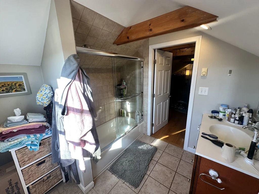 4 bed, 2 bath apartment for rent at 12 Indiana Ave Unit 2, East Somerville — photo 18 of 30