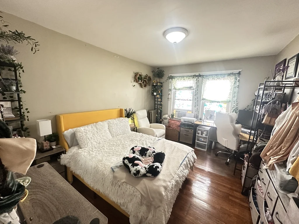 4 bed, 2 bath apartment for rent at 12 Indiana Ave Unit 2, East Somerville — photo 7 of 30