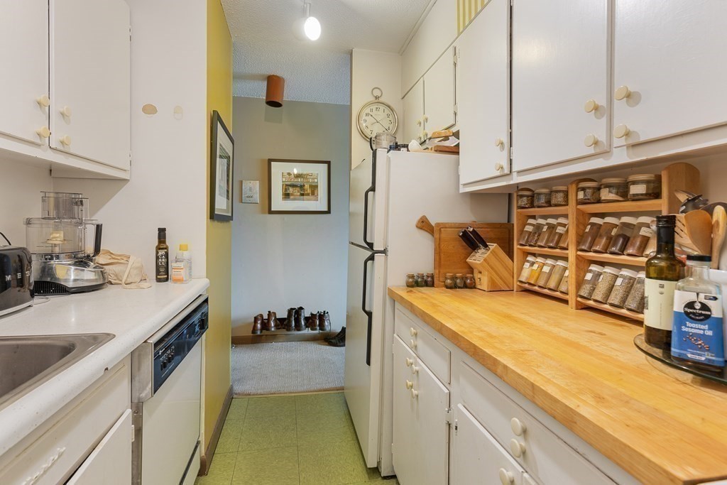 1 bed, 1 bath apartment for rent at 12 Inman St Unit 62, Central Square — photo 1 of 9