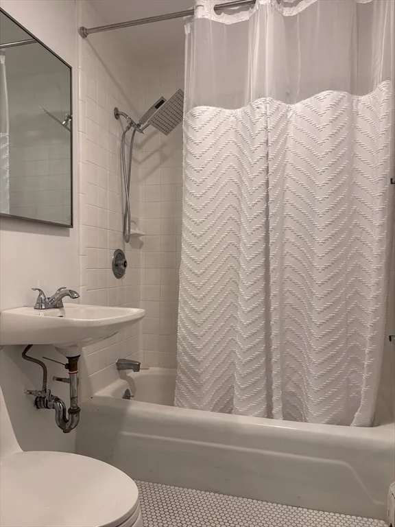 Studio bed, 1 bath apartment for rent at 12 Inman Unit 53, Central Square — photo 3 of 4