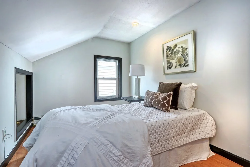 4 bed, 1 bath apartment for rent at 12 Jenkins St, South Boston — photo 9 of 16