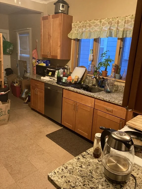 3 bed, 1 bath apartment for rent at 12 Joseph Unit 2, Medford — photo 2 of 9